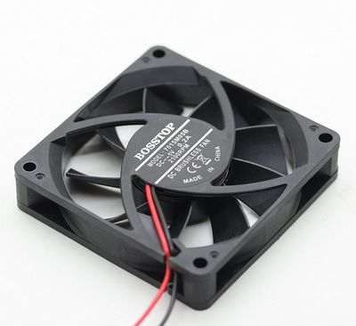 解决路由器过热问题 华硕RT-AC68U专用USB静音散热风扇体验